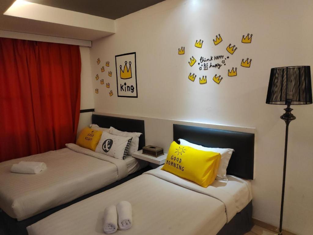 Hotel Zamburger Plaza Mahkota Malacca Exteriör bild