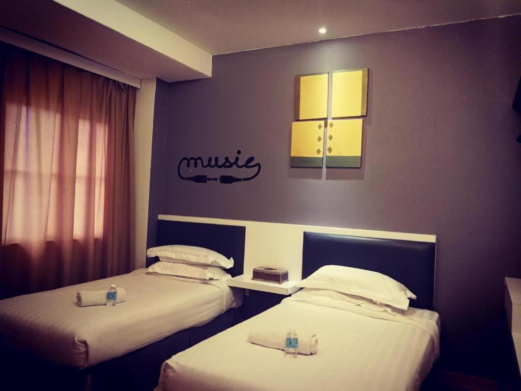 Hotel Zamburger Plaza Mahkota Malacca Exteriör bild